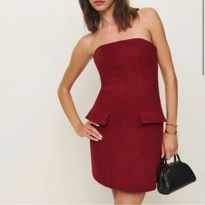 ❤️NEW Reformation Emani Mini Wool
Dress Sz2
Lipstick Red❤️